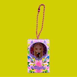 Blythe pink box keychain